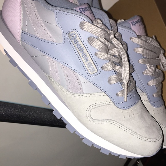 Reebok classics- Used - Picture 2 of 7